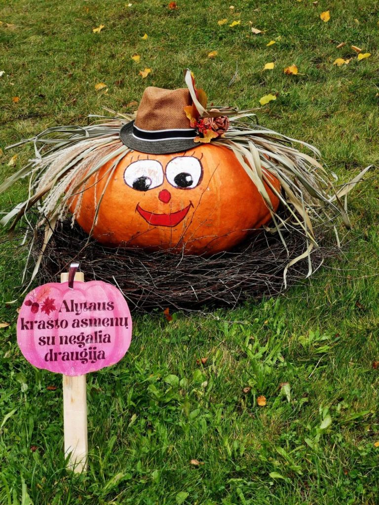Draugijos narių darbeliai iš Daugų